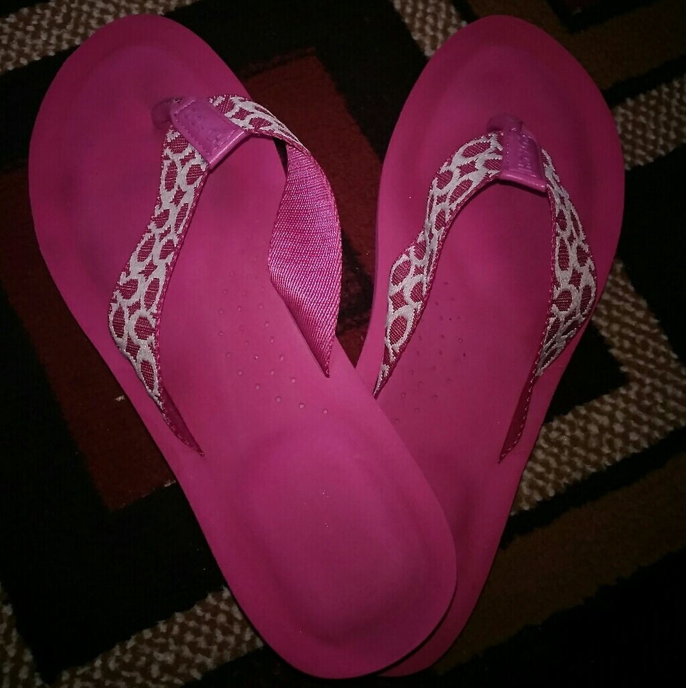 Coach flip flops